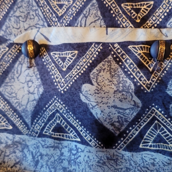 Graver Studio sleeveless blouse - Picture 4 of 4